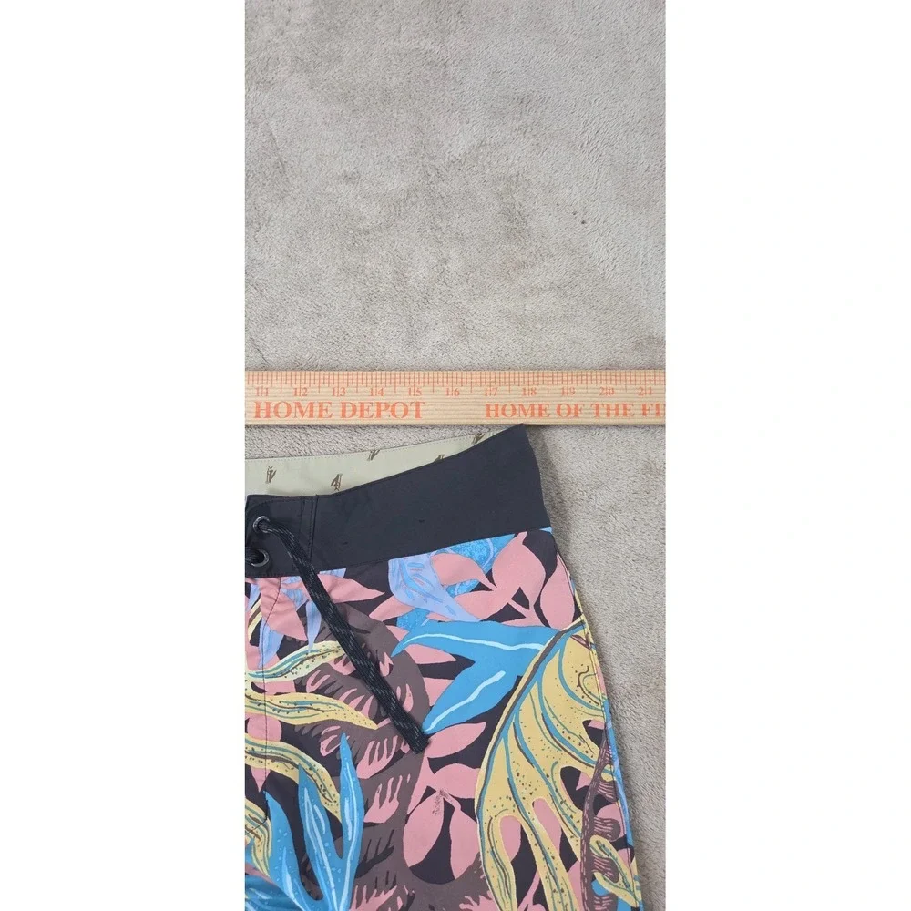 Patagonia Planing Stretch Board Shorts Men's Size 35 Multicolor Swim Trunks GOOD